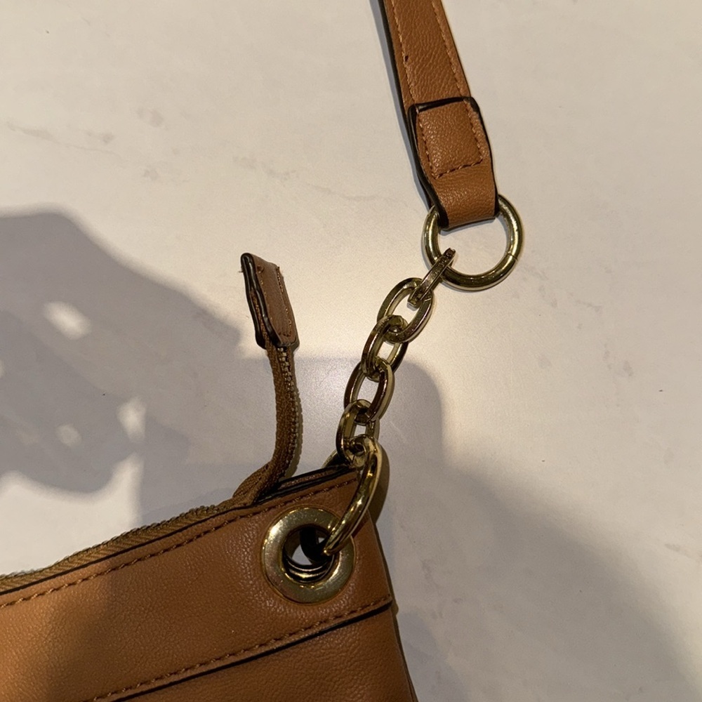 Liz Claiborne camel tan purse gold metal shoulder strap adjustable side pockets - Picture 4 of 12